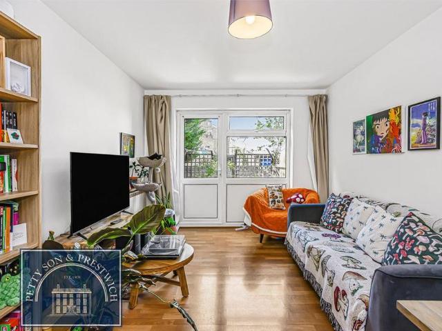 Apartment for rent in Snaresbrook, Greater London