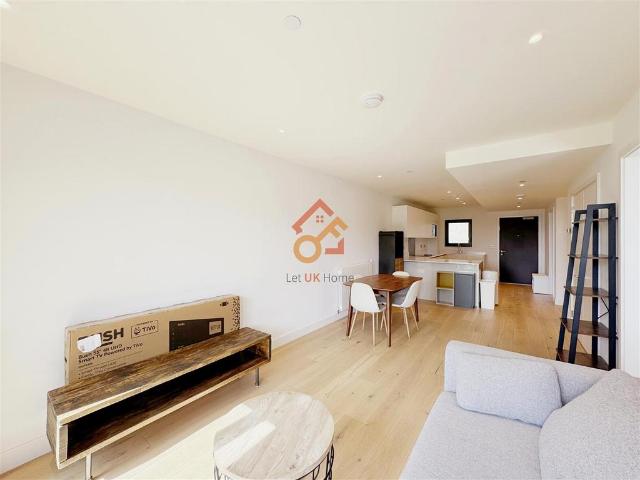 Flat for rent in Glyndon, Greater London