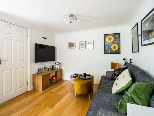 Apartment for rent in Old Windsor, Windsor and Maidenhead