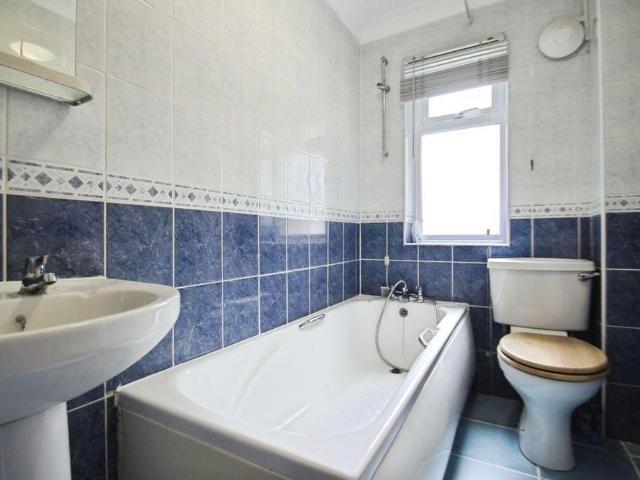 Apartment for rent in Lane, Greater London