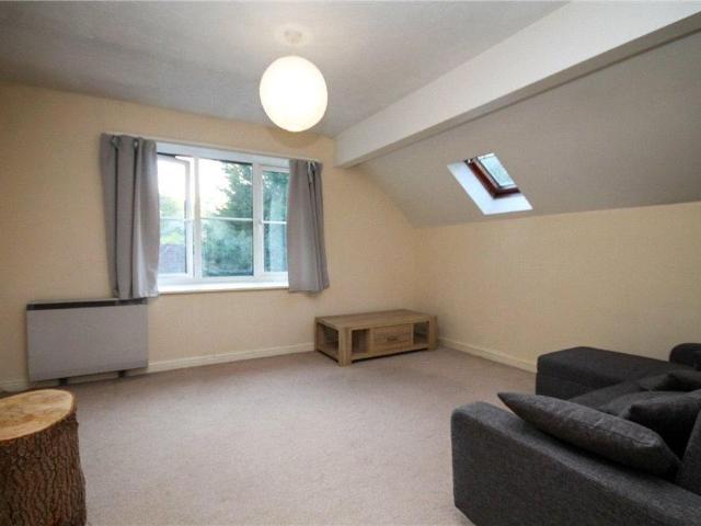 Apartment for rent in Pachesham Park, Surrey
