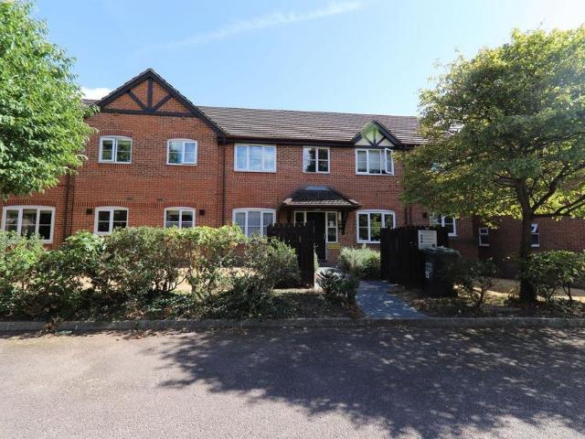 Apartment for rent in Moneyhill, Batchworth