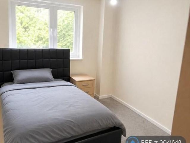 Apartment for rent in Hooley Brow, Burnedge
