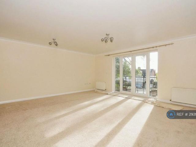 Apartment for rent in Widmore, Greater London