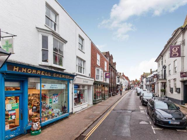 Flat for rent in Heathlands, East Sussex