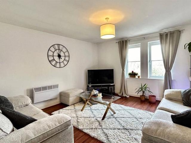 Apartment for rent in Jennett's Park, Bracknell