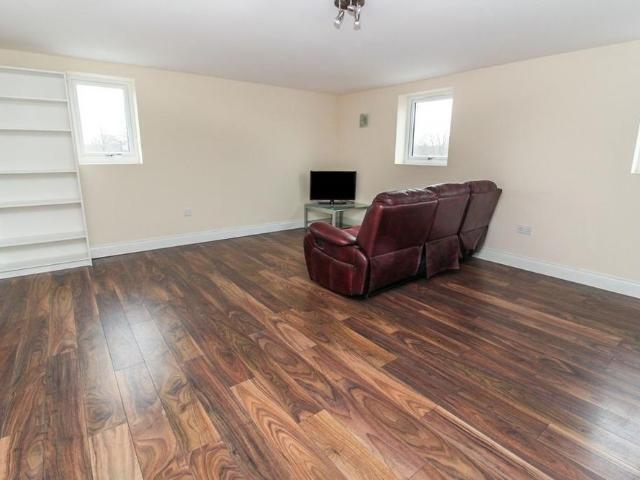 Apartment for rent in St John's, Warwick