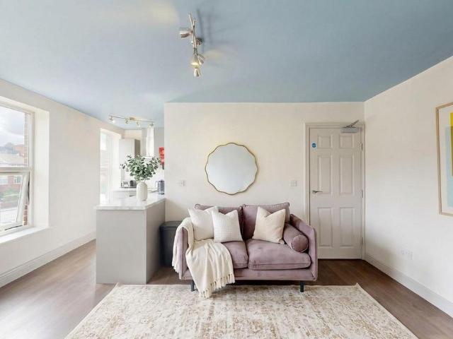 Flat for rent in Little Woodhouse, Leeds