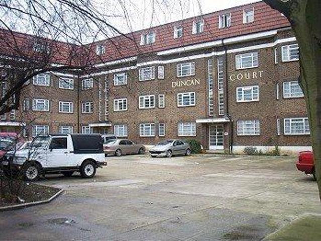 Flat for rent in Winchmore Hill, Palmers Green