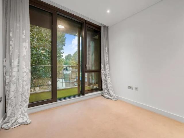 Apartment for rent in Putney Plaza, Greater London