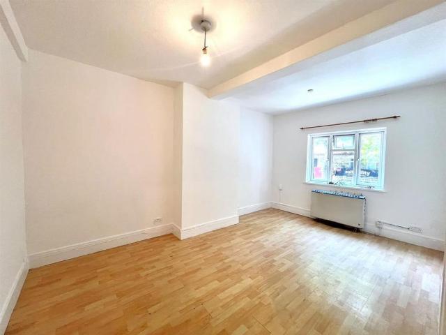 Apartment for rent in Highams Park, Greater London