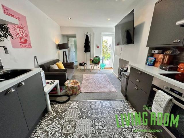 Apartment for rent in Mount Pleasant, Swansea
