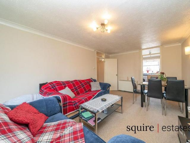 Apartment for rent in Woodhall Farm, Pouchen End