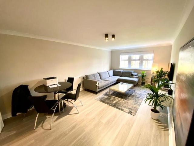 Apartment for rent in Poynton