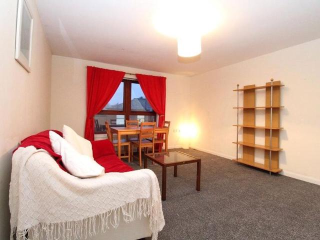 Apartment for rent in Oakbank, Firhill