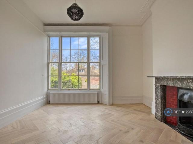 Apartment for rent in Kidbrooke, Greater London