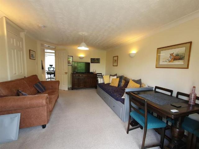 Apartment for rent in Enborne, West Berkshire