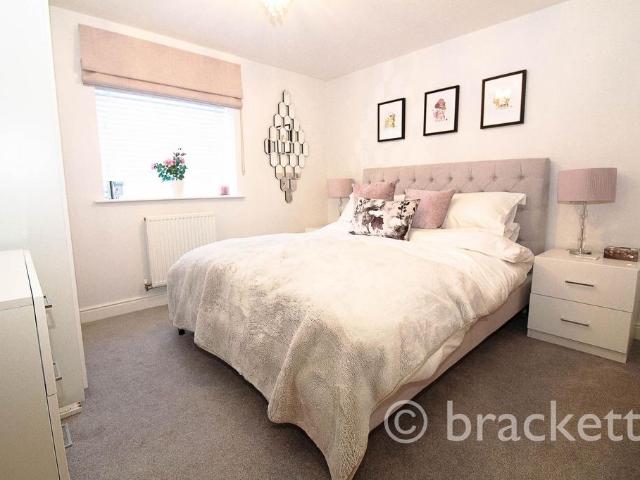 Flat for rent in St James, Sandown Park