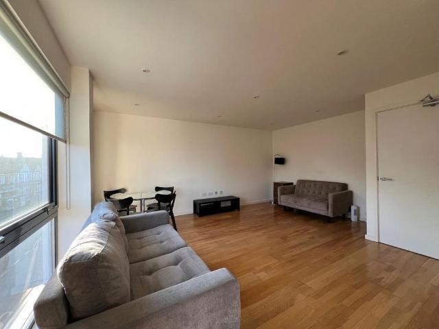 Apartment for rent in Albany Park, Greater London