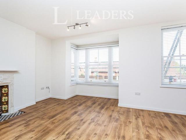Apartment for rent in Perryfields, West Sussex