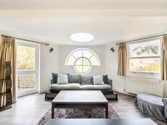 Apartment for rent in Kensal Town, Greater London