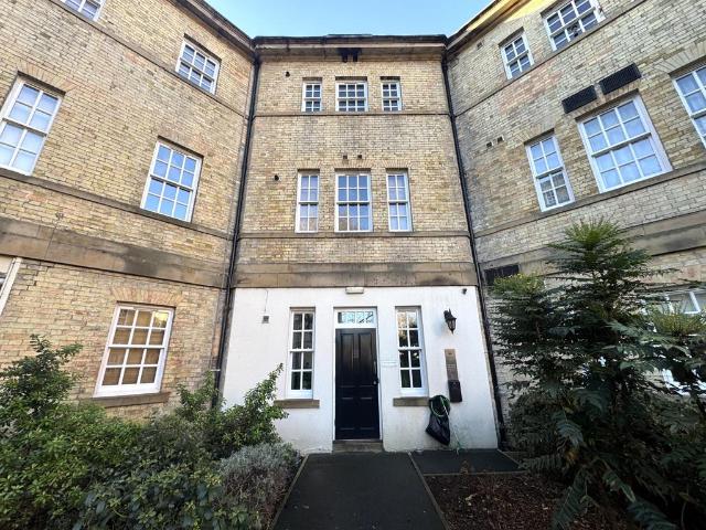 Flat for rent in City Fields, West Yorkshire