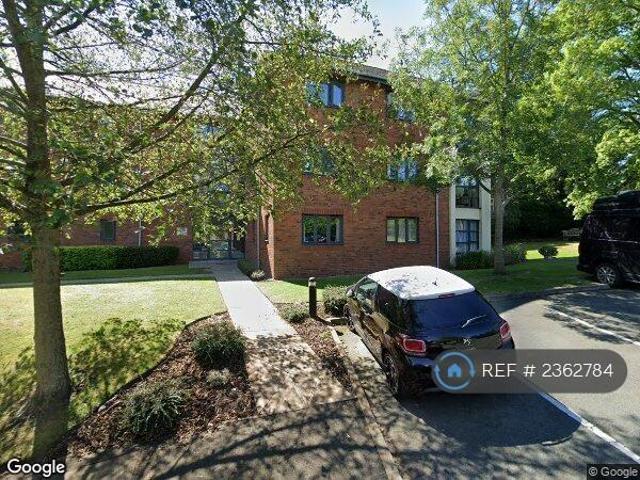 Flat for rent in Calderstones