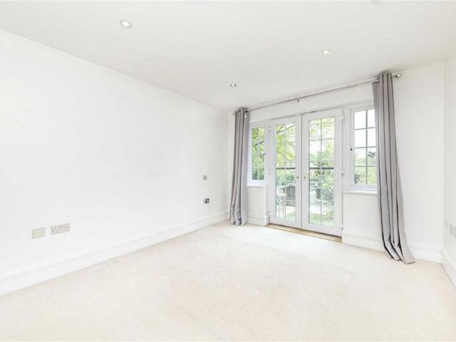 Apartment for rent in Sheerwater, Woking
