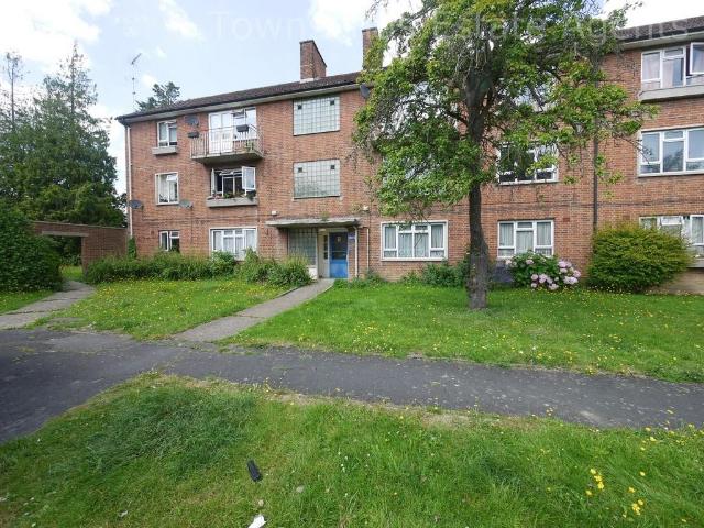 Flat for rent in Pinner, Greater London