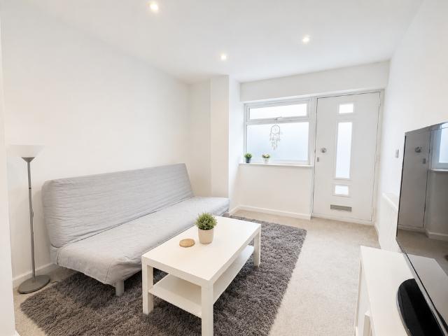 Apartment for rent in Broadsands, Galmpton
