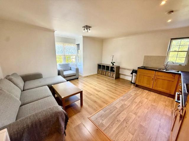 Apartment for rent in Southgate, Oakwood