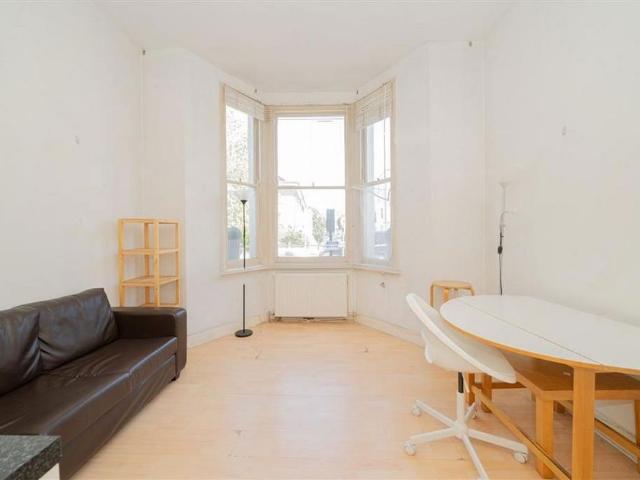 Apartment for rent in Earl's Court, Greater London