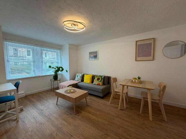 Apartment for rent in Southside, Scotland
