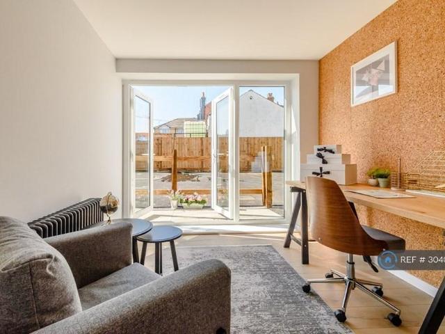 Apartment for rent in Elstree and Borehamwood, Borehamwood