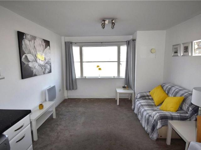 Flat for rent in Barbican, Mount Wise