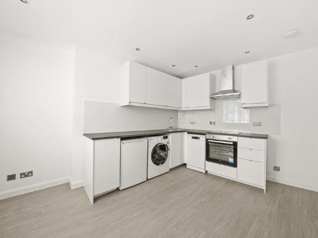 Flat for rent in Maida Hill, Greater London