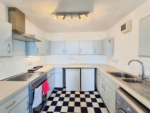 Apartment for rent in Middle Deal, Ash