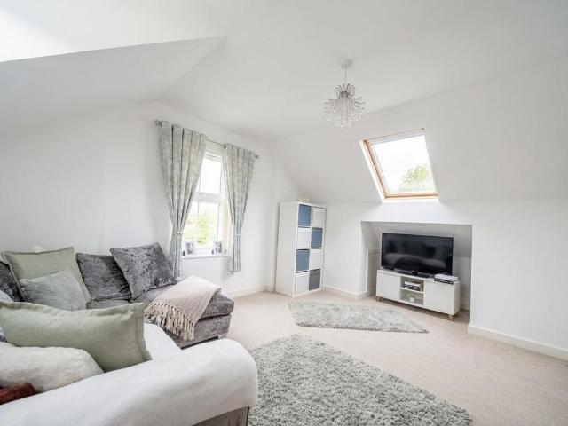 Apartment for rent in Carshalton Beeches, Greater London