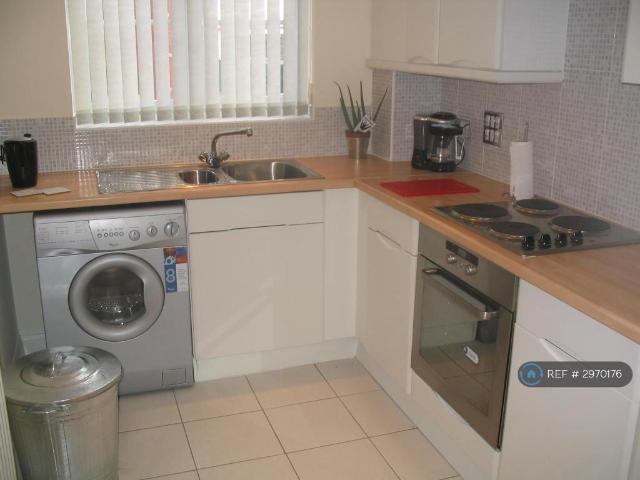Flat for rent in Brownedge, Firbank