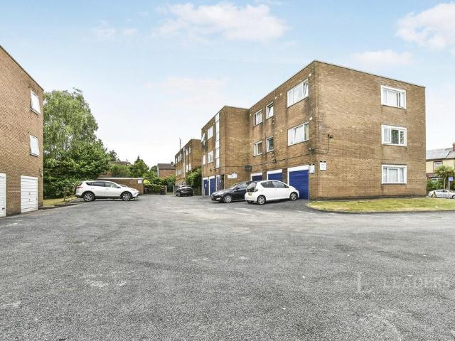 Flat for rent in Swinton Park, Salford