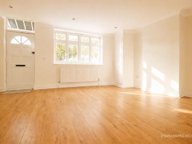 Flat for rent in Tolworth, Greater London