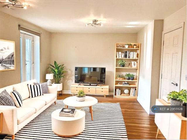 Flat for rent in Cardiff International Sports Village, Falcon Lodge