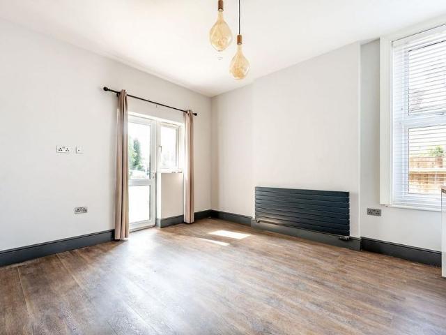 Apartment for rent in London Borough of Lambeth, Greater London