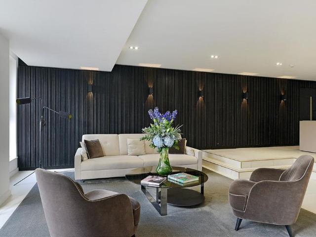Apartment for rent in Walham Green, Greater London
