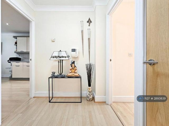Apartment for rent in Lane, Greater London