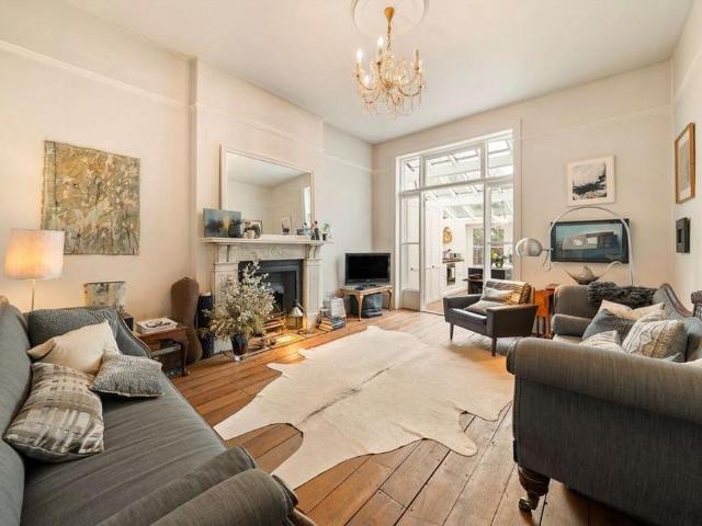 Apartment for rent in Balham, Greater London