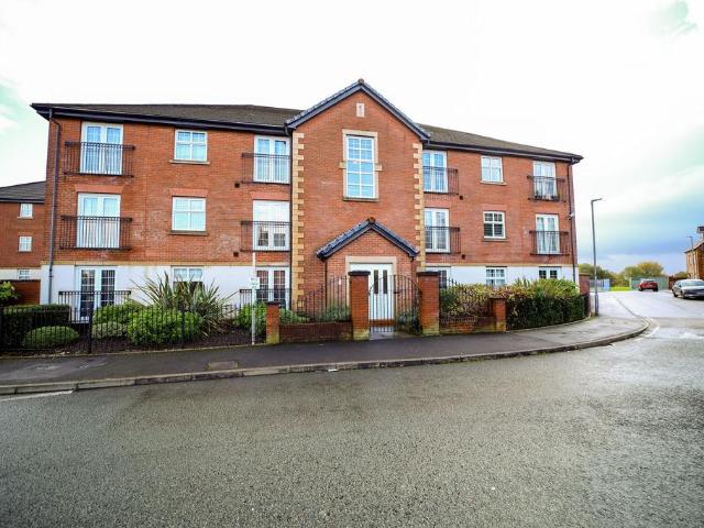 Flat for rent in Haydock, St Helens
