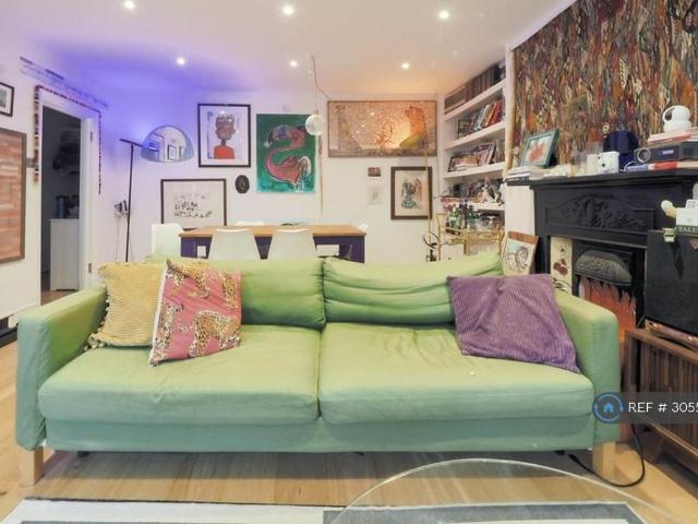 Apartment for rent in Brondesbury Park, Greater London