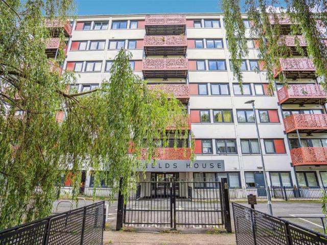 Flat for rent in Daws Hill, Cressex