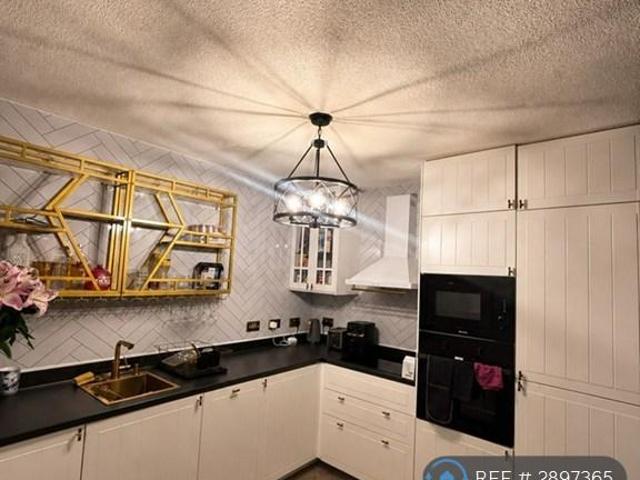 Flat for rent in Greenock, Scotland